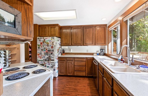 Skykomish House | White Water Retreat - riverfront, pet friendly, hot tub