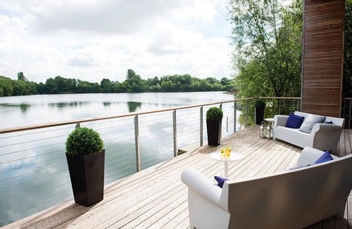 Lechlade House | White Willow Lodge in Cotswolds