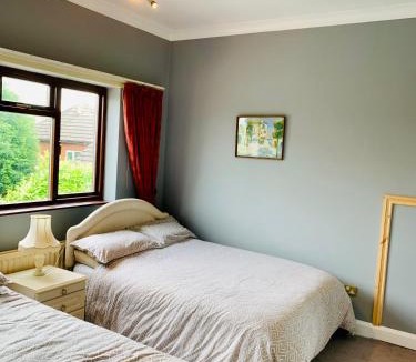 Hartshill House | White Wings