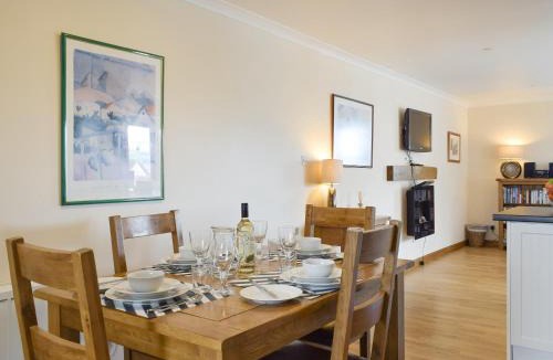 Rumbling Bridge House | White Wisp