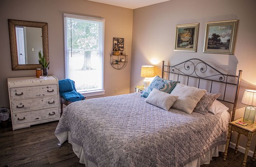 Rhineland House | White Wolf Inn - House