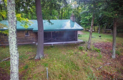 Phelps Cabin | WHITEAIL CABIN