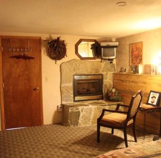 Fenn House | Whitebird Summit 5- room Lodge