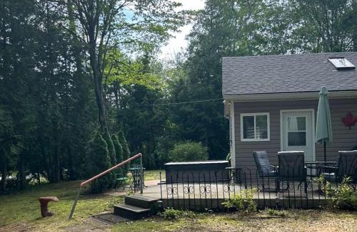 Sauble Beach House | Whitecap Near BEACH AC PET Friendly