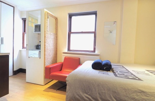 Stepney Green Apartment | Whitechapel Studio with Bathroom & Kitchen 2S