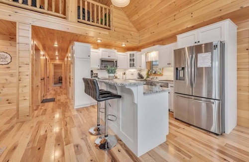 Vermontville Cabin | Whiteface Mtn Views Adirondack Mountain Hottub