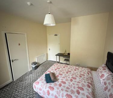 Glasgow House | Whitefield Guesthouse