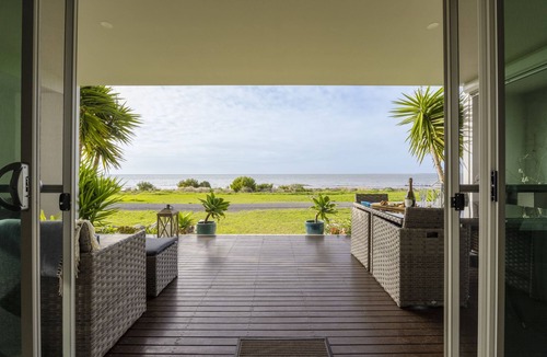 Para Wurlie House | Whitehaven ~ Absolute Beachfront!