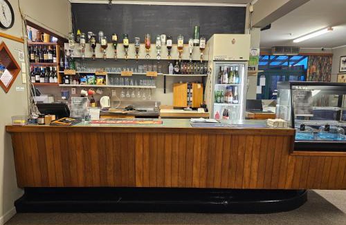 Longburn Hotel | Whitehorse Inn