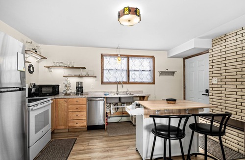 Billings Park Apartment | Whitehouse Retreat Suite Apt | Near River & Duluth