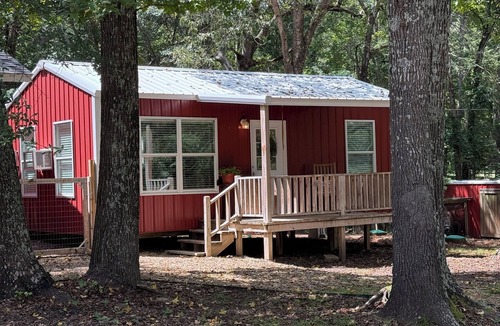 Whitehouse Cabin | Whitehouse Woods Hideaway
