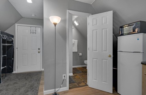 Cross-County Apartment | WhiteOak Studio @ Patterson Place/1Gig AT&T Fiber