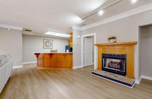Ellijay Apartment | Whitepath Lodge & Resort #3