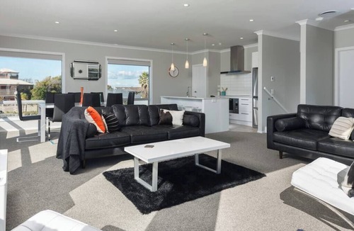Papamoa Beach House | Whitesands Beach House