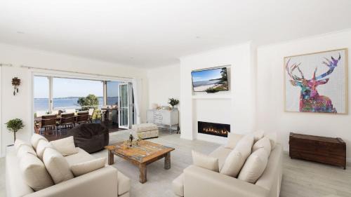 Pindimar House | Whitesands of Pindimar