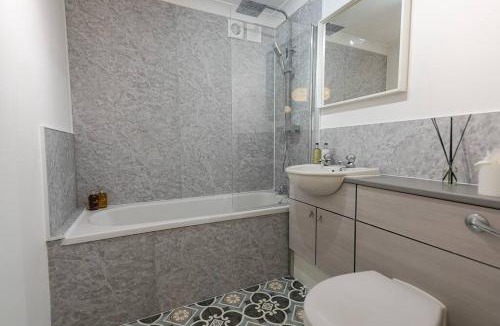 Bathgate Apartment | Whiteside Apartment