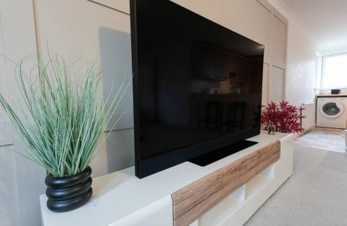 Bathgate Apartment | Whiteside Apartment