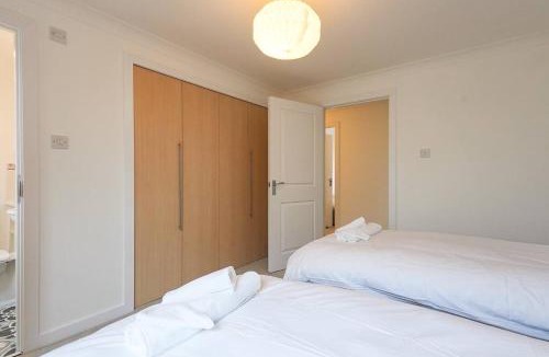 Bathgate Apartment | Whiteside Apartment