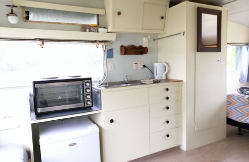 Colville House | Whitestar Station Caravan With adjoined Annex