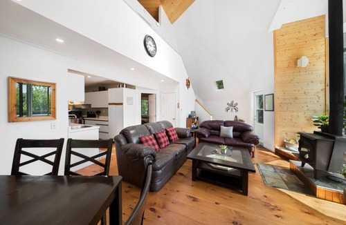 Dunchurch Cottage | Whitestone Retreat