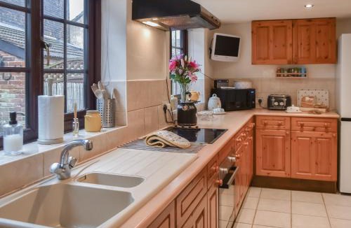 Caister-on-Sea House | Whitestones Cottage