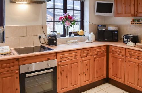 Caister-on-Sea House | Whitestones Cottage