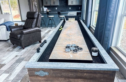 Purcell Cabin | WhiteTail Cabin with Shuffleboard, Fireplace, WiFi, South of Norman