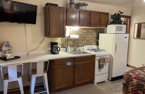 Deadwood Hotel | Whitetail Creek Resort