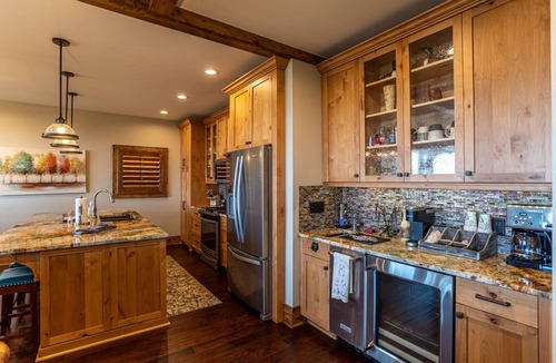Elk Park Cabin | Whitetail Ridge Lodge - Eagles Nest, long range views, three masters