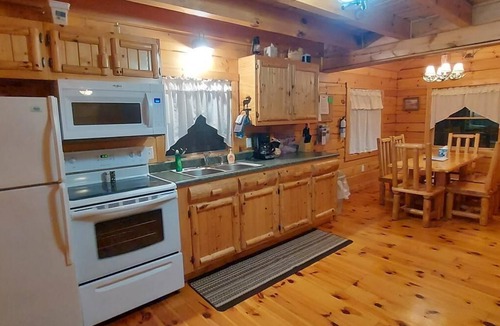 Moravia Cabin | Whitetail - Sleeps up to Six