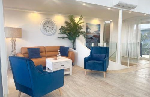 Old Bar House | Whitewater Beach House