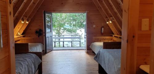 Foresters Falls Hotel | Whitewater Cottage & RV Resort