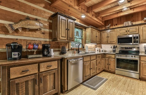 Ellijay Cabin | Whitewater Falls | Ellijay, GA