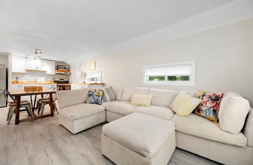 South Bay House | "Whitewater-The Genoa" on Oneida Lake/Sleeps 8!