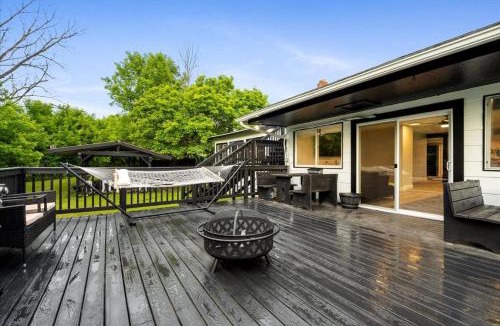 South Bay House | Whitewaters-Main plus Genoa on Oneida Lake - Sleeps 19