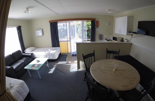 Whitianga Hotel | Whitianga Motel