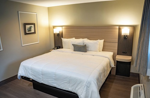 Huntington Station Hotel | Whitman Motor Lodge