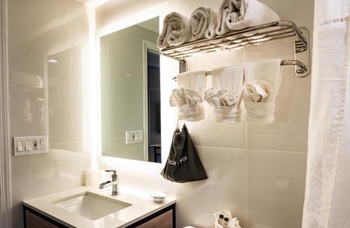 Huntington Station Cabin | Whitman Motor Lodge