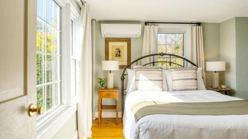Sheffield House | Whitney by AvantStay