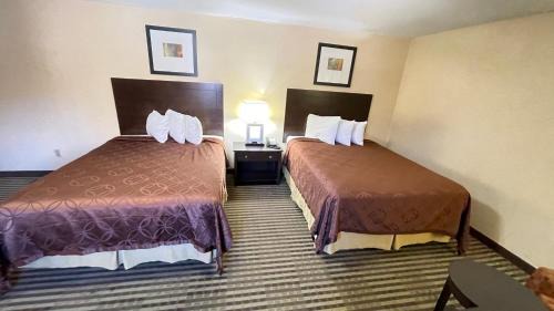 Hamden Hotel | Whitney Inn & Suites