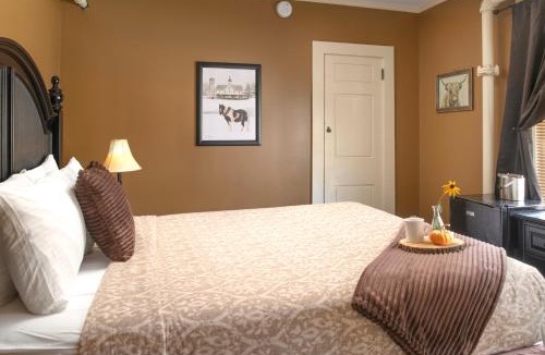 Jackson Hotel | Whitneys Inn at Black Mountain