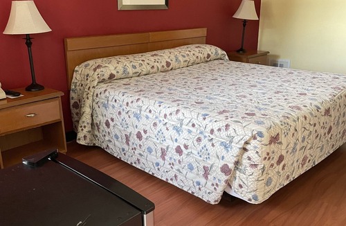 Loganville Hotel | Whits Inn