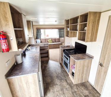 Seasalter Resort | Whitstable - 2 Bedroom Sleeps 6