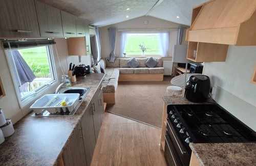 Seasalter House | Whitstable Vacation - Alberta Holiday Park