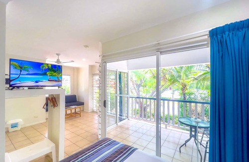 Jubilee Pocket Apartment | Whitsundays Mango House Studio with Pool