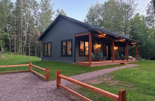 Mellen House | Whittlesey Hideaway