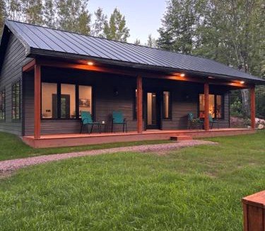 Mellen House | Whittlesey Hideaway