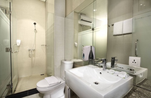 Kelapa Gading Barat Hotel | Whiz Prime Hotel Kelapa Gading