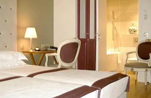 Quartier de la Porte-Saint-Denis Hotel | WHO - Windsor Hotel Opera