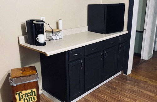 Poplar Bluff House | Whole 1 bedroom house in Poplar Bluff